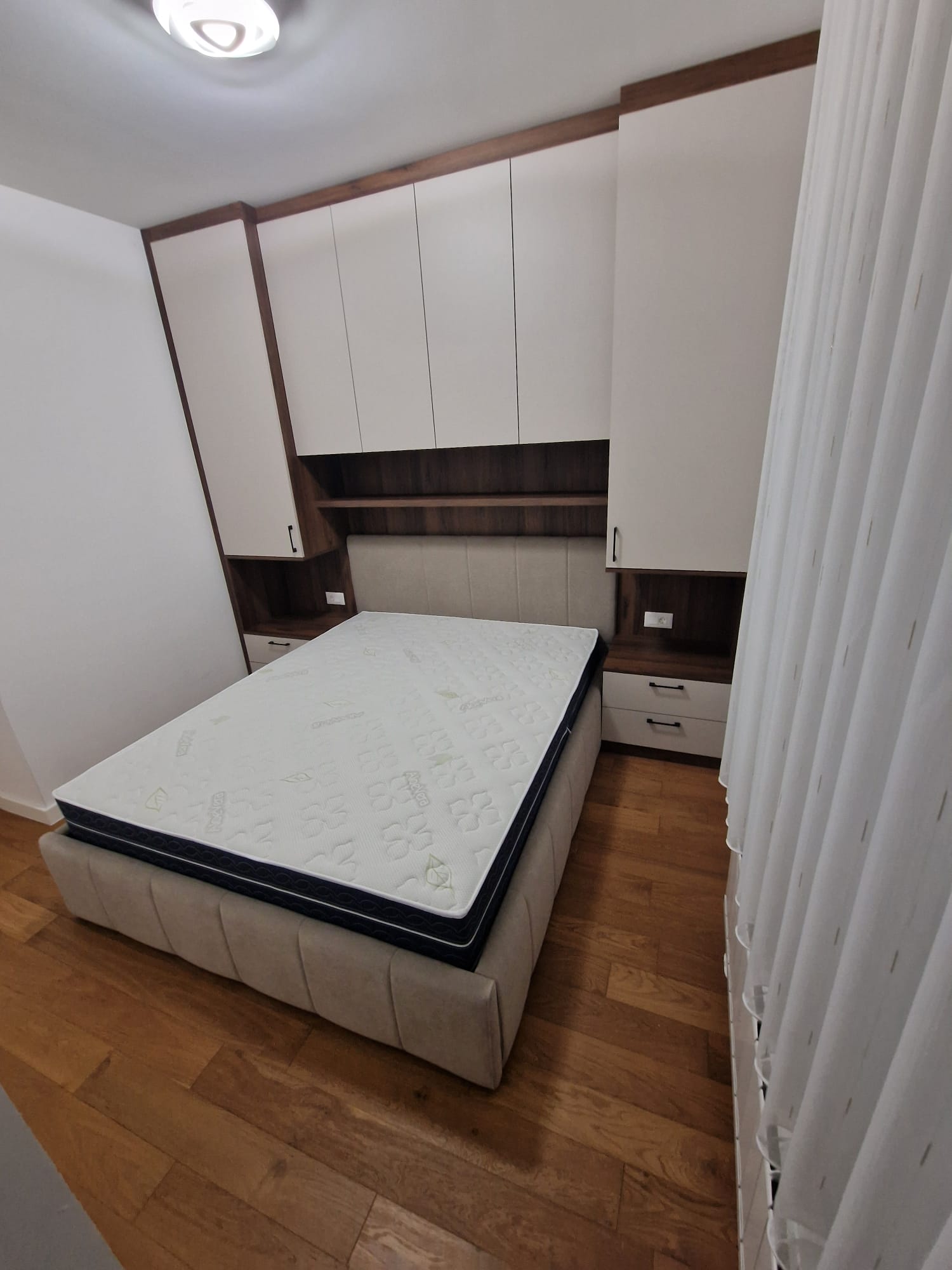 Bračni krevet sa sandukom za odlaganje